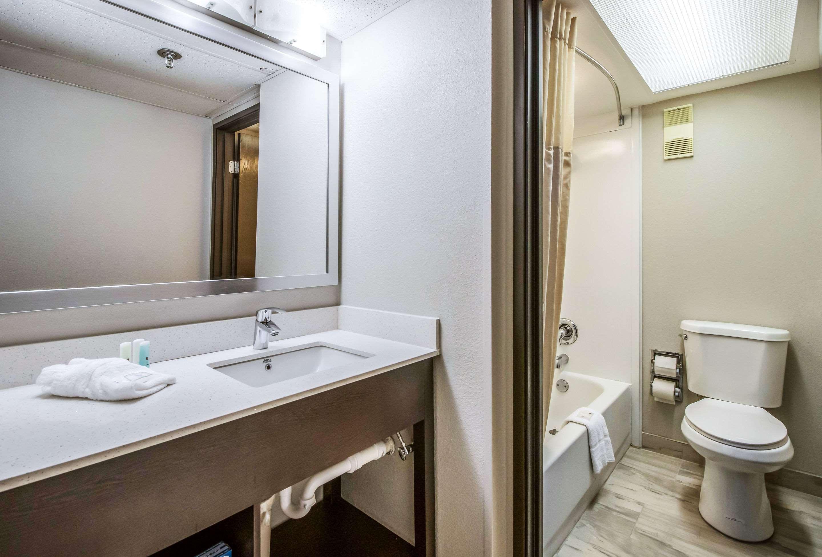 Clarion Northwest Hotel 3*