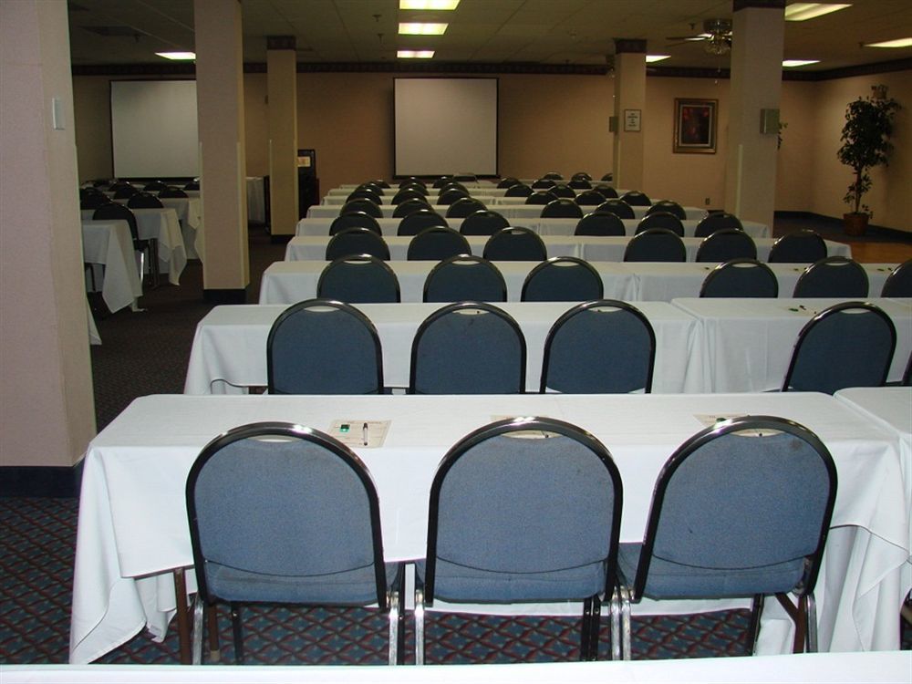 Clarion Northwest Hotel 3*